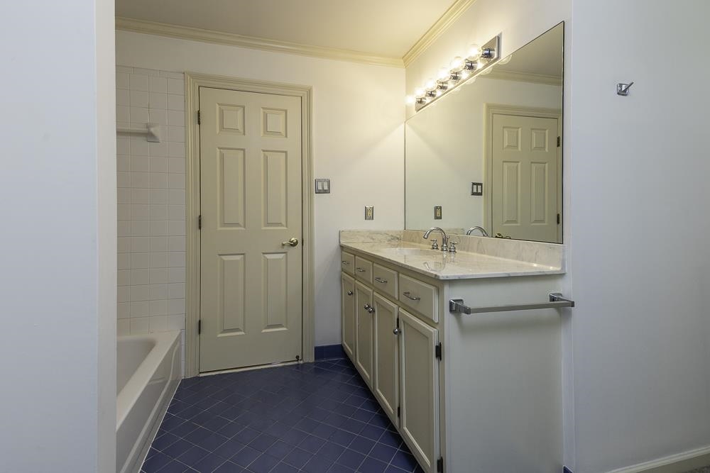 465 Riveredge Dr W Property Photo 35