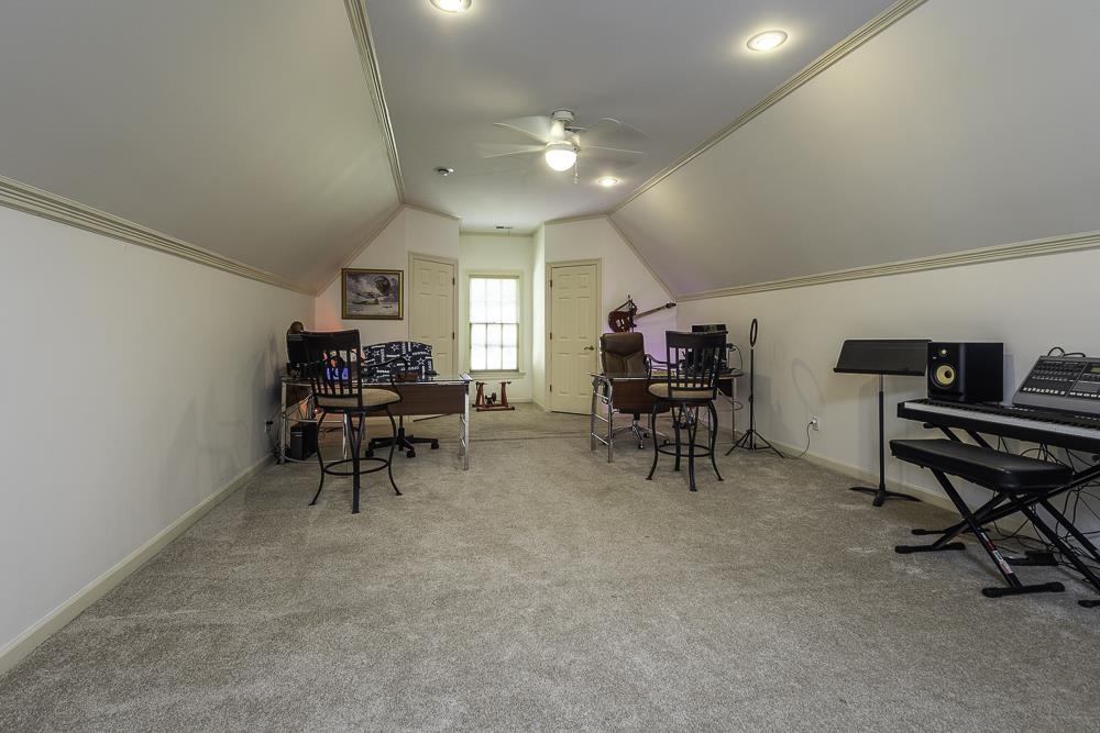 465 Riveredge Dr W Property Photo 36