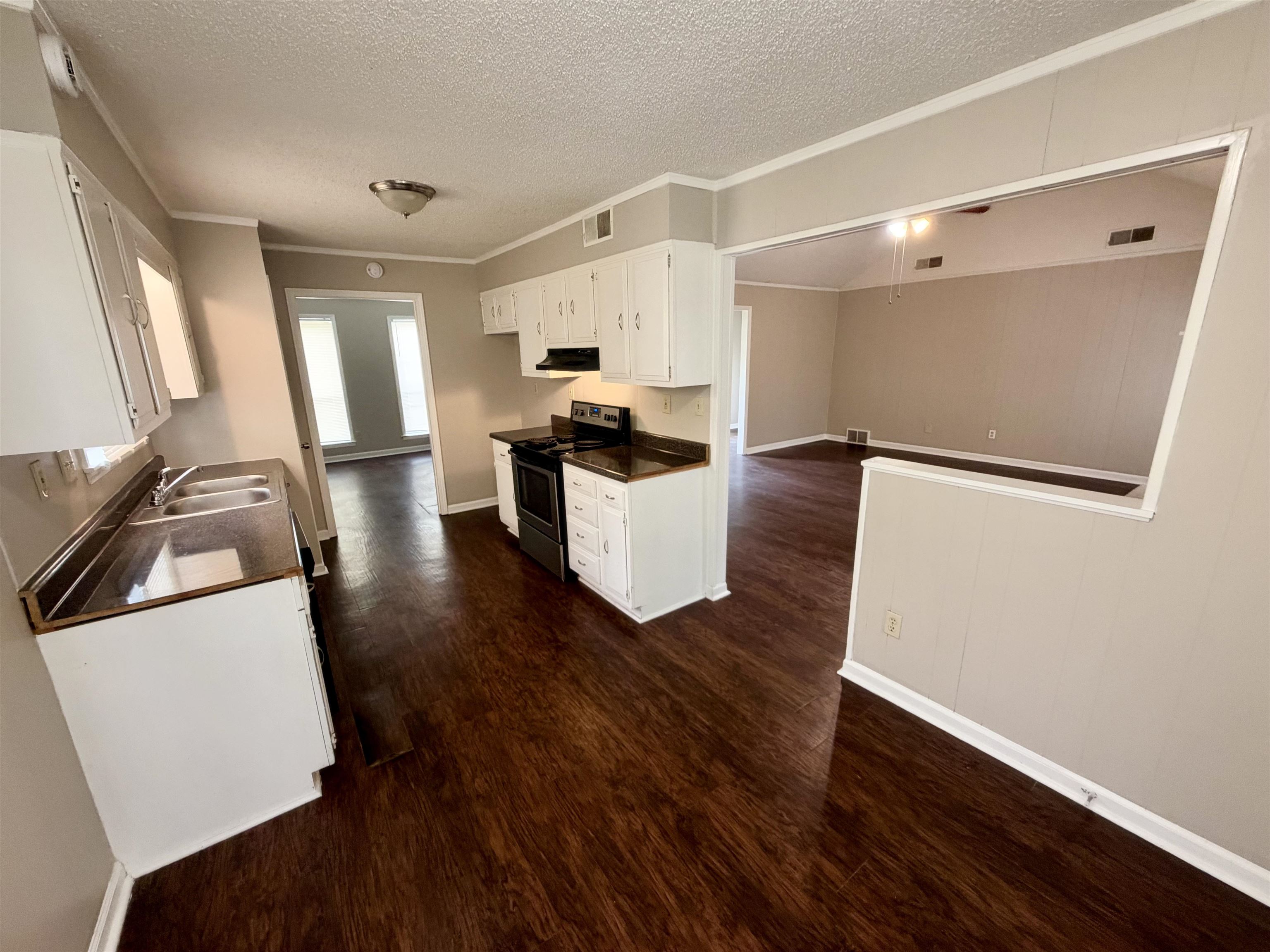 5363 Gloucester Ave Property Photo 3