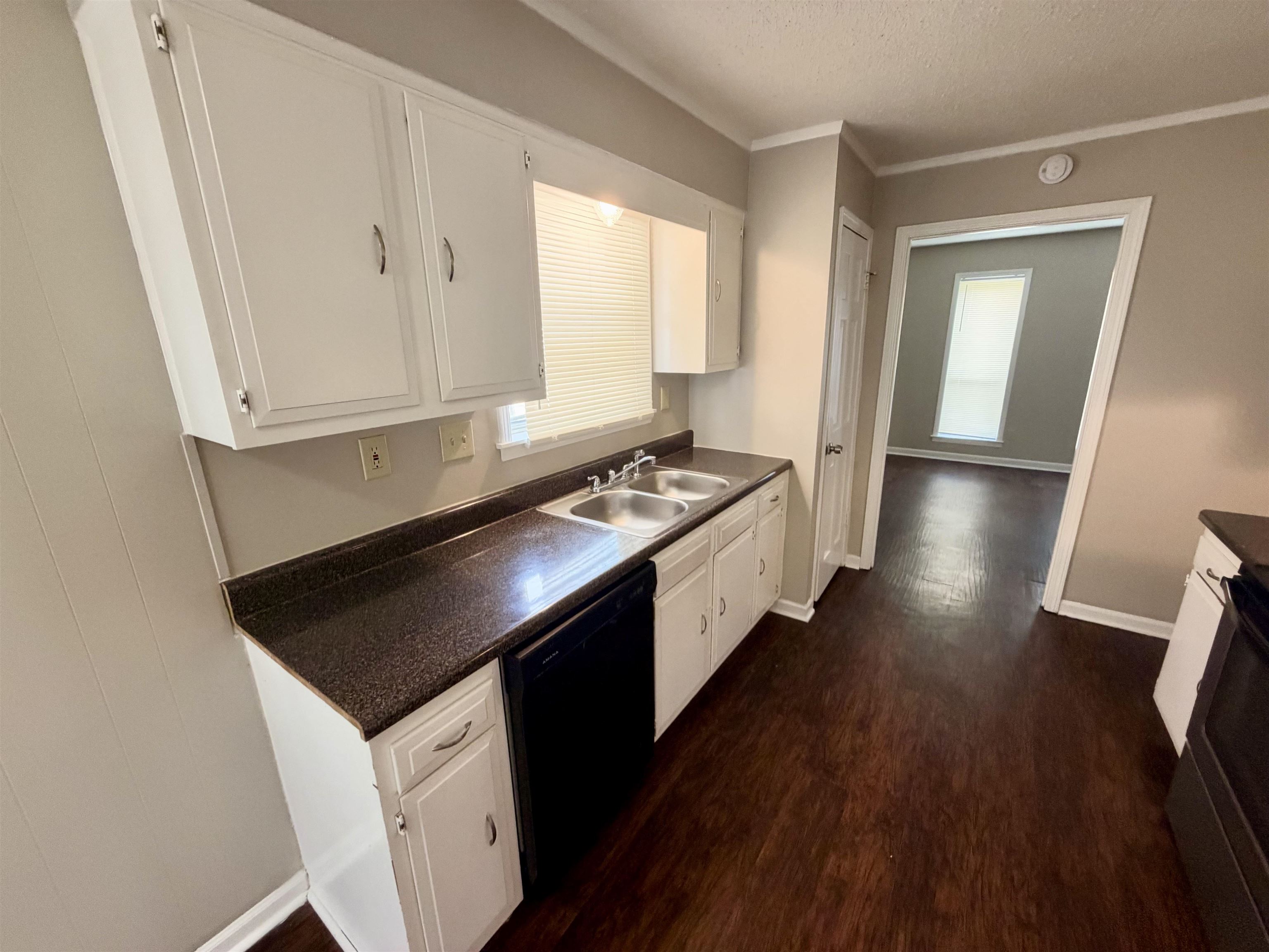 5363 Gloucester Ave Property Photo 4