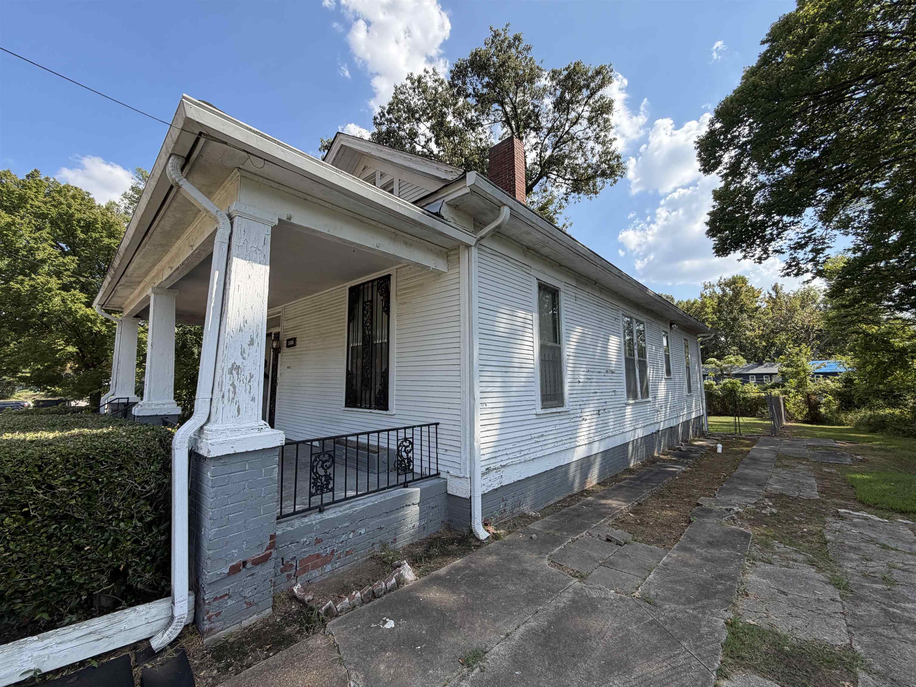 541 E Trigg Ave E Property Photo 4