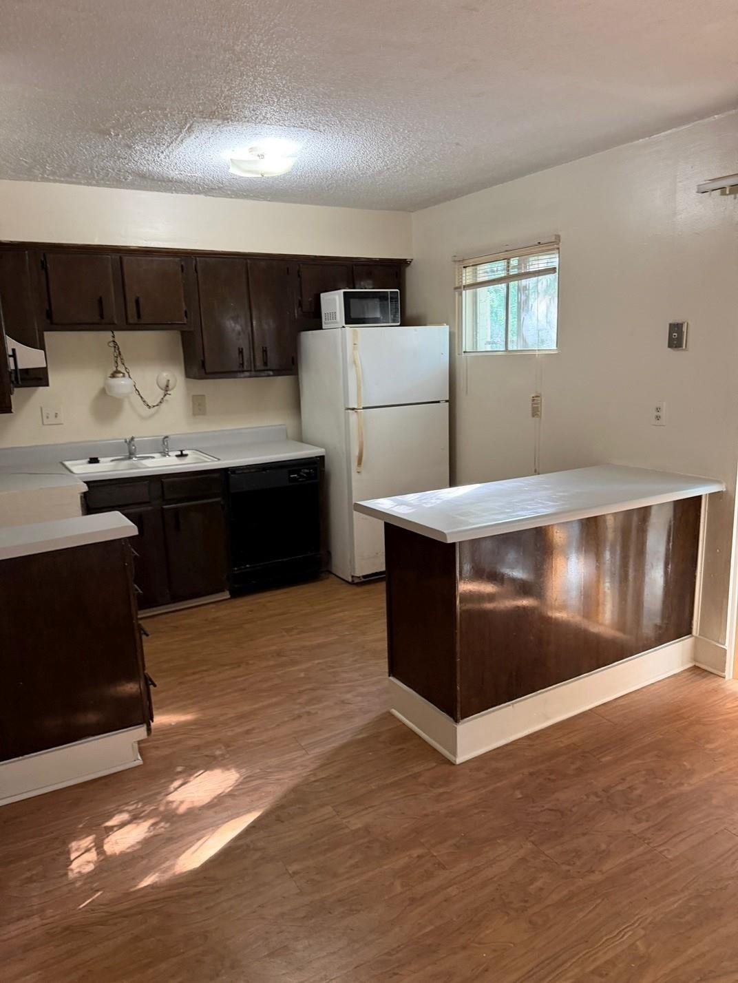 679 Miles Dr 679 Property Photo 4