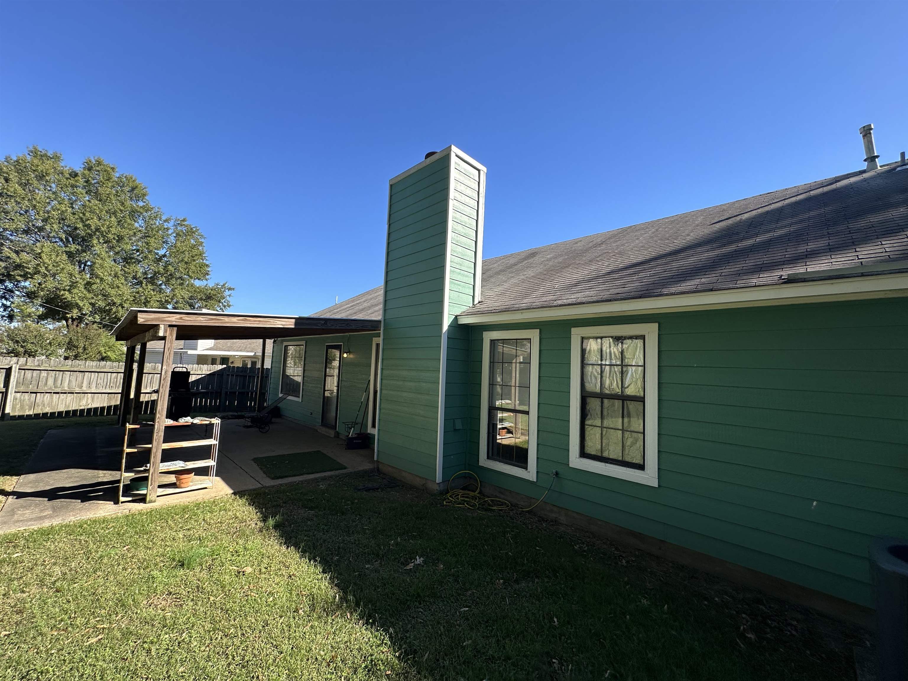 7551 Meadowland Dr Property Photo 3
