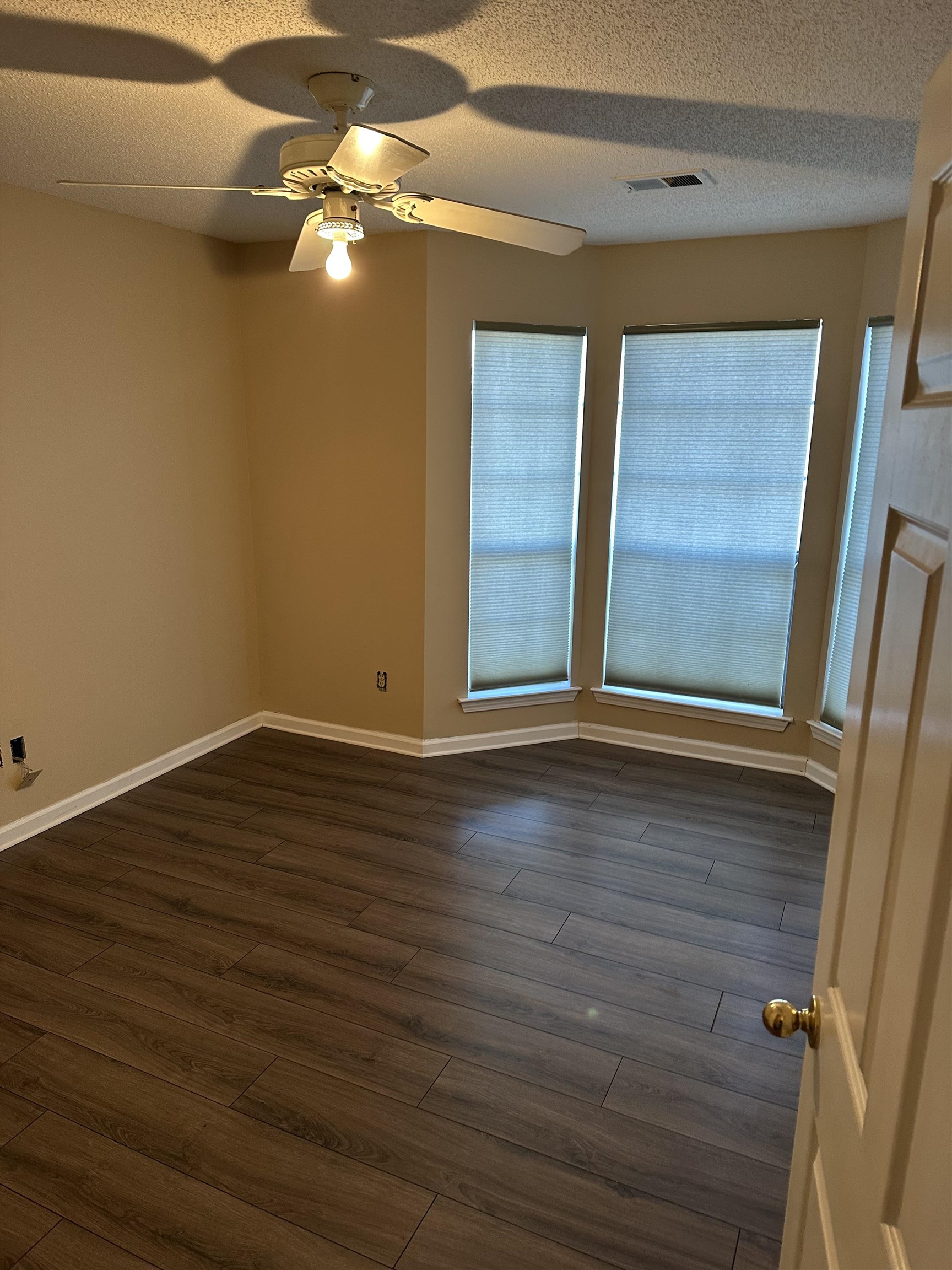 7551 Meadowland Dr Property Photo 6