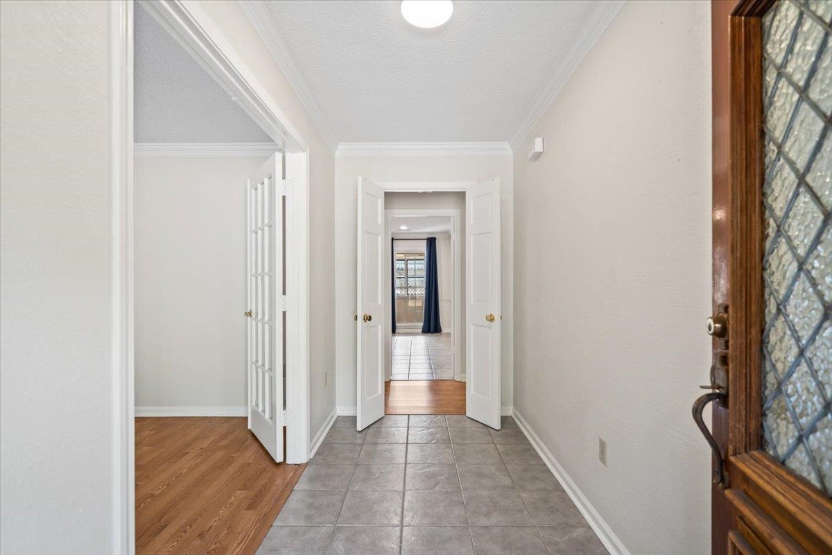 2777 Hacks Cross Rd Property Photo 3