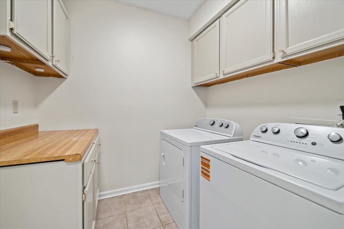 2777 Hacks Cross Rd Property Photo 13