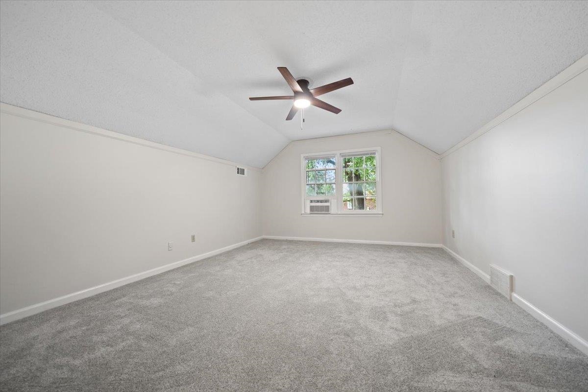 2777 Hacks Cross Rd Property Photo 23