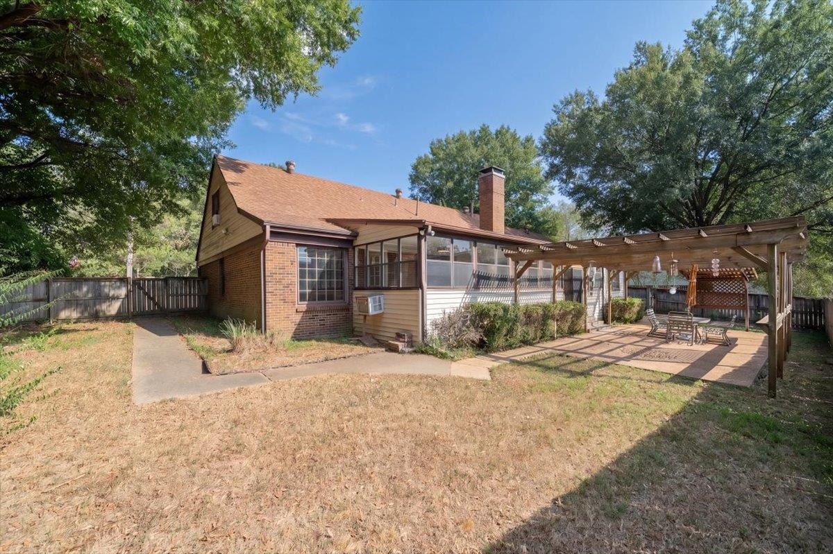 2777 Hacks Cross Rd Property Photo 30