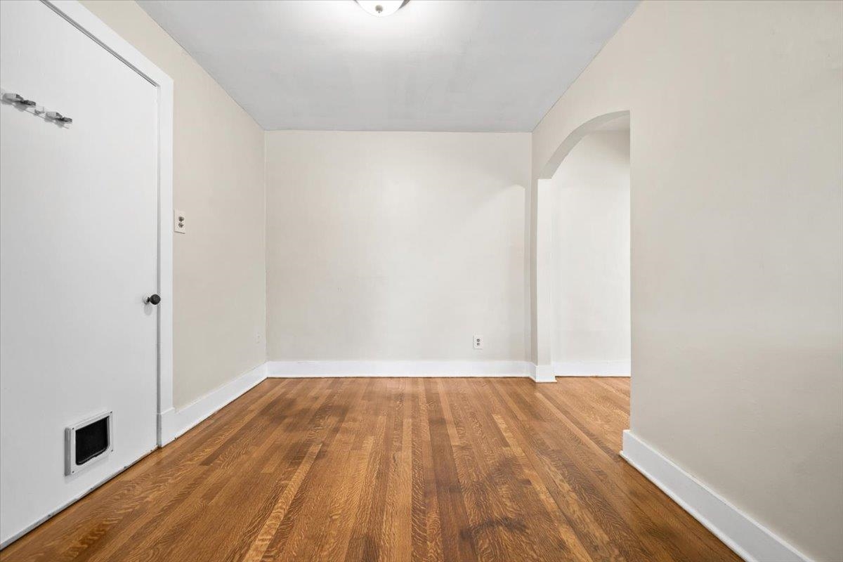 31 S Cox St Property Photo 30