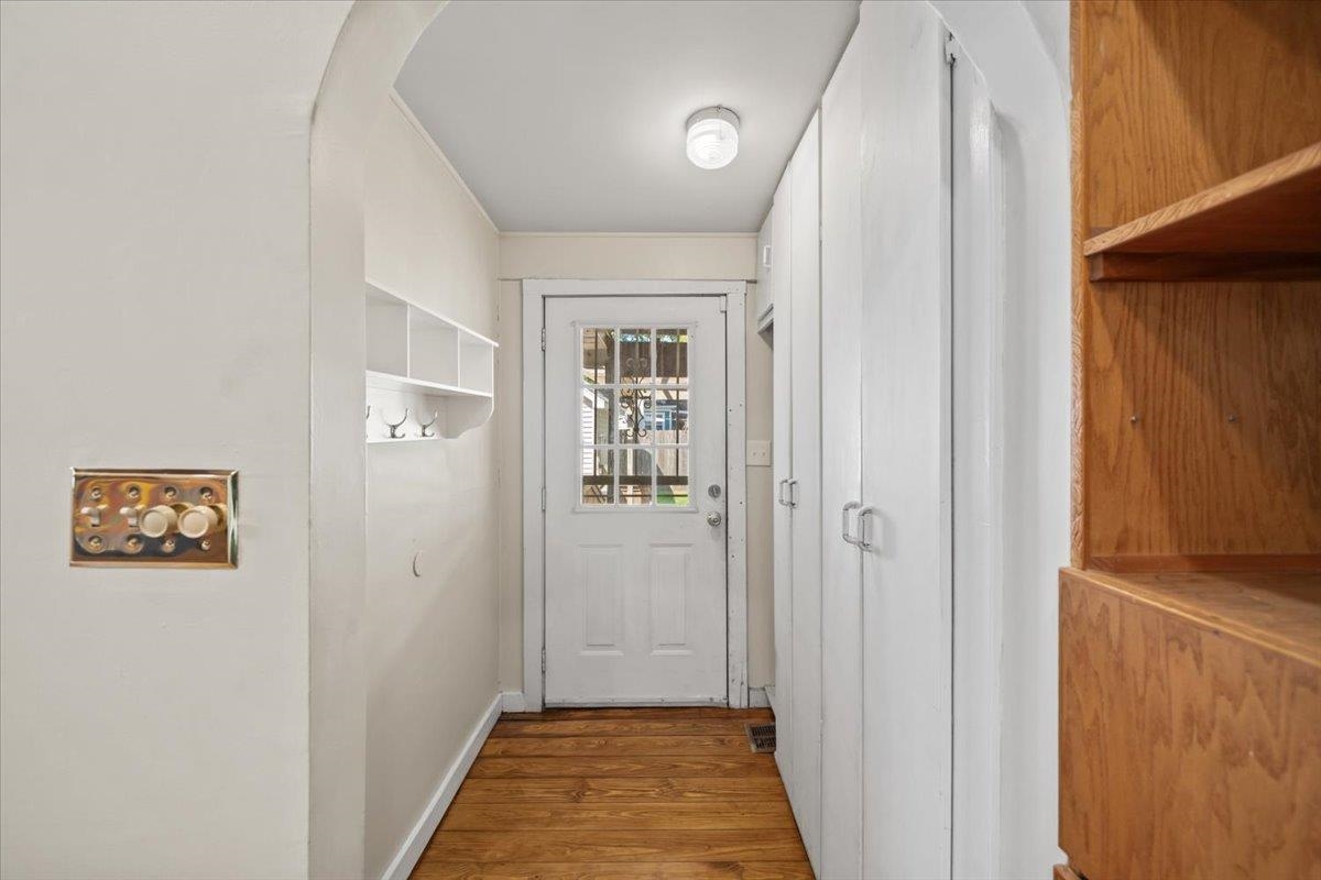 31 S Cox St Property Photo 16