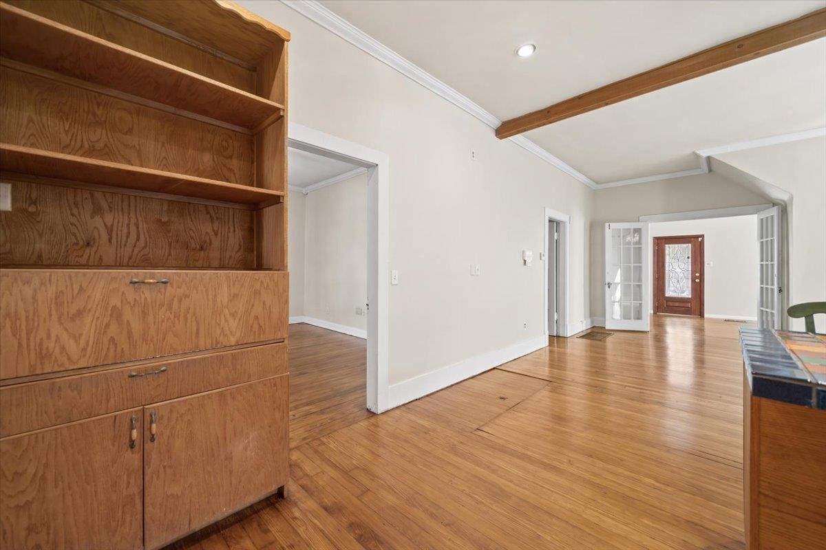 31 S Cox St Property Photo 17