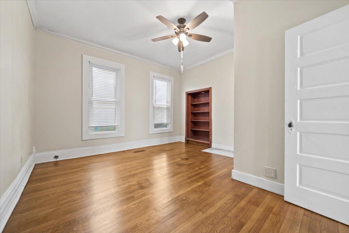 31 S Cox St Property Photo 18