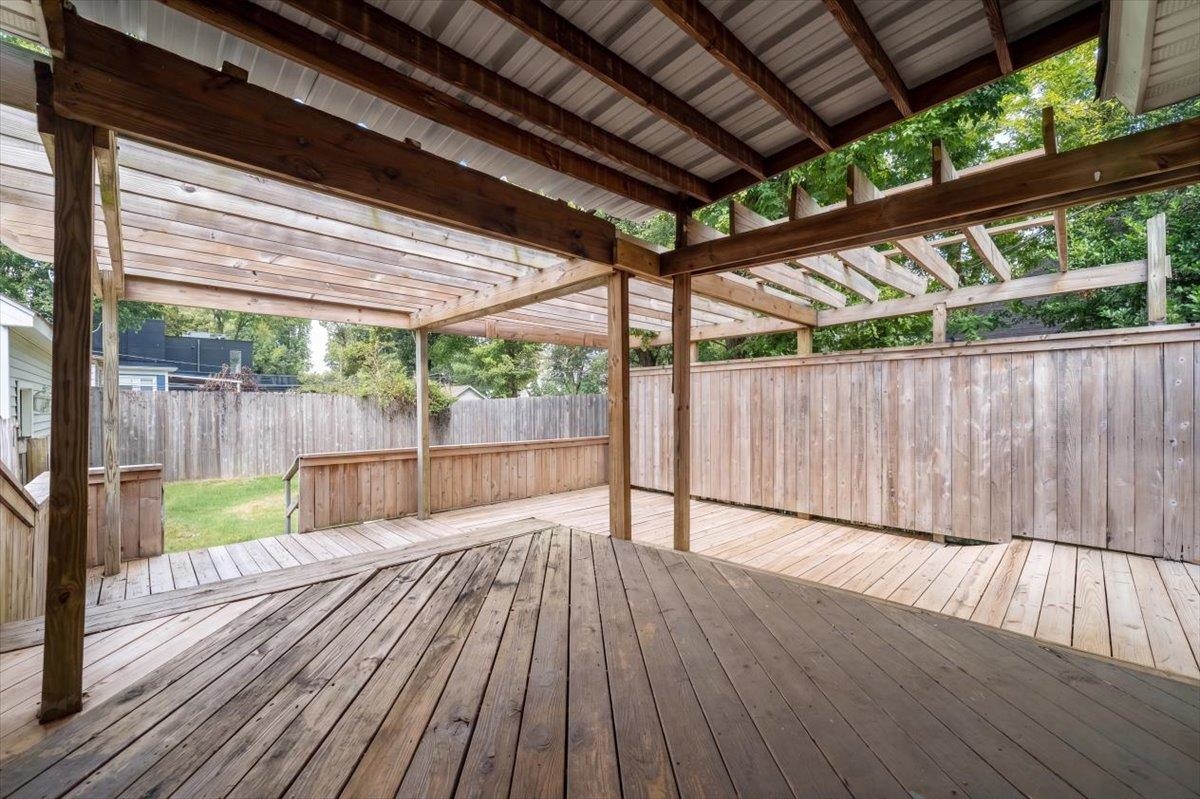 31 S Cox St Property Photo 34