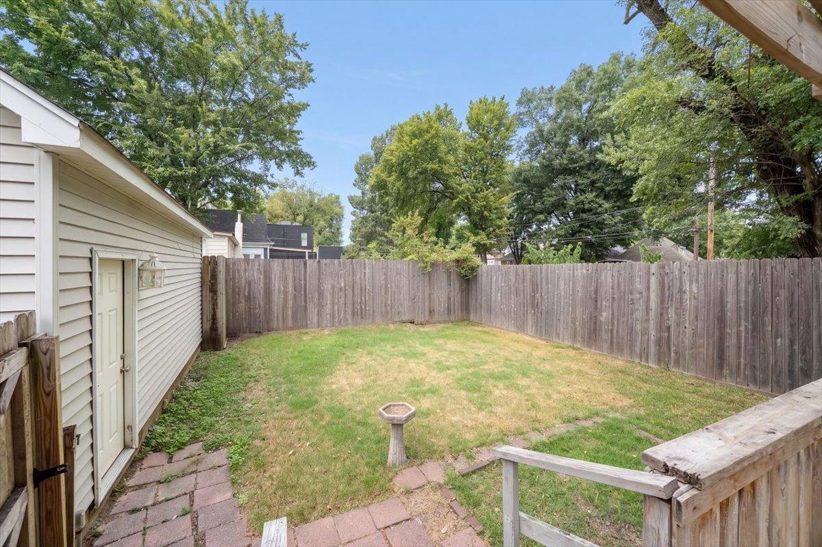 31 S Cox St Property Photo 35
