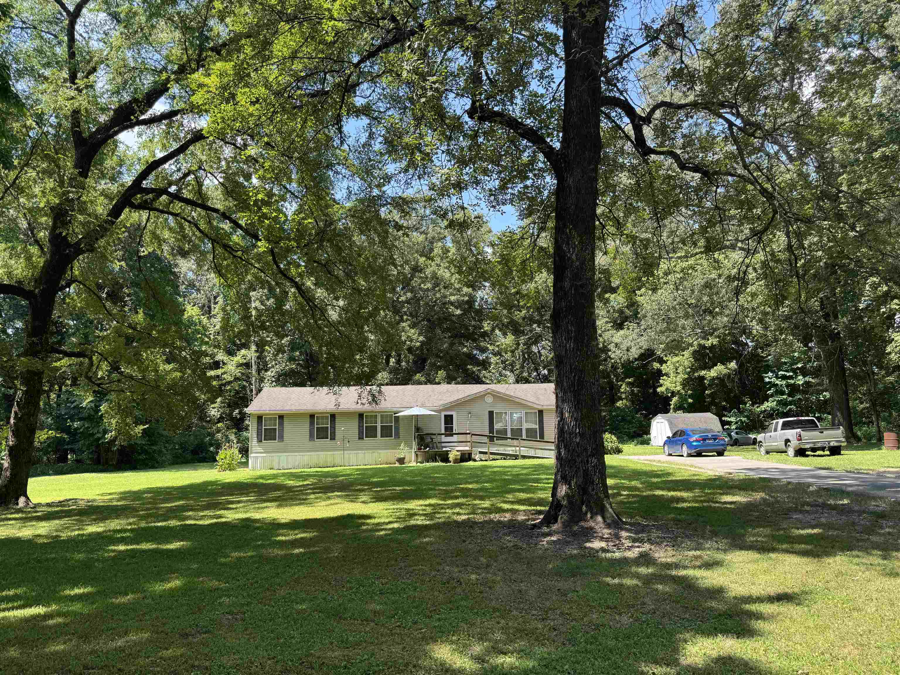 12775 Seward Rd Property Photo 1