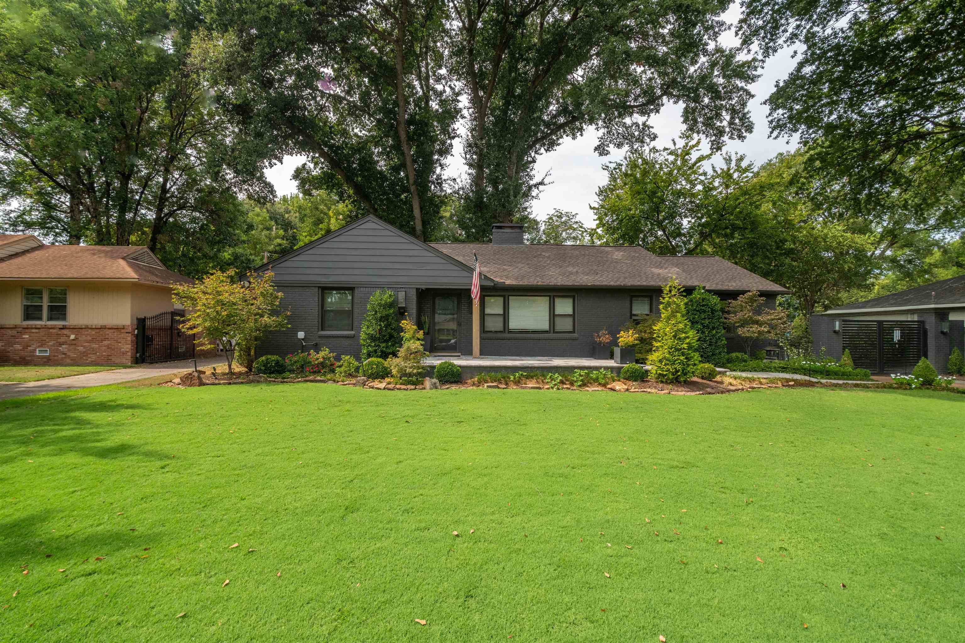211 Cecilia Dr Property Photo 3