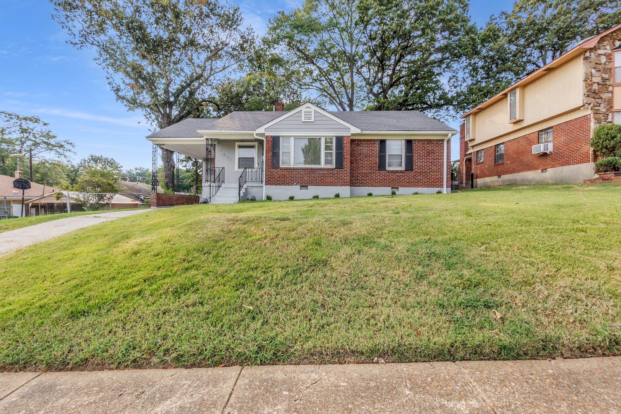 1337 BROWER ST Property Photo 1