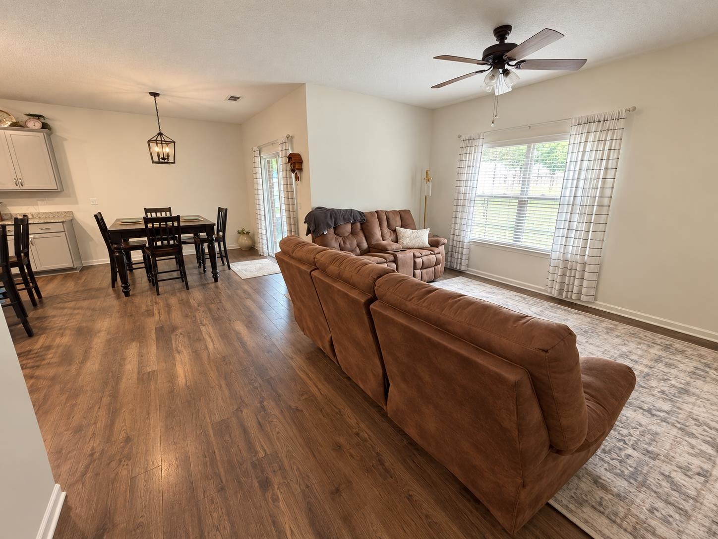 330 Colonial Heights Dr Property Photo 4