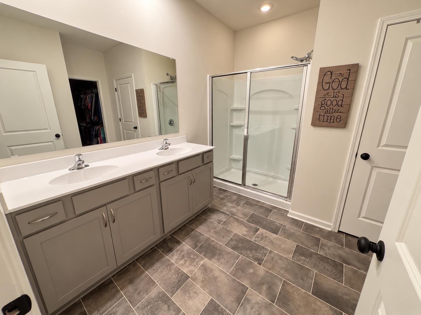 330 Colonial Heights Dr Property Photo 6
