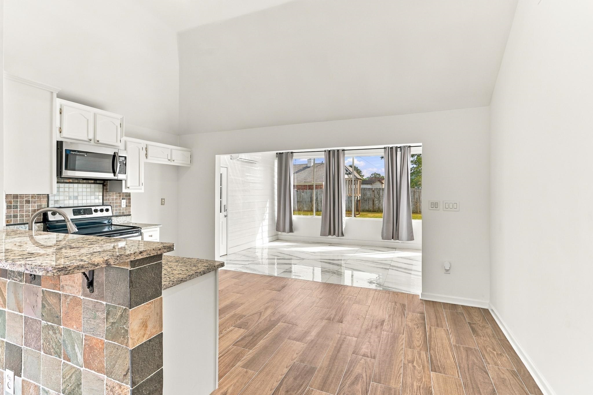 7893 Collins Wood Cv Property Photo 6