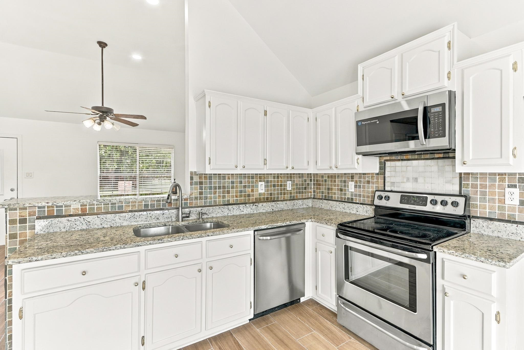7893 Collins Wood Cv Property Photo 7