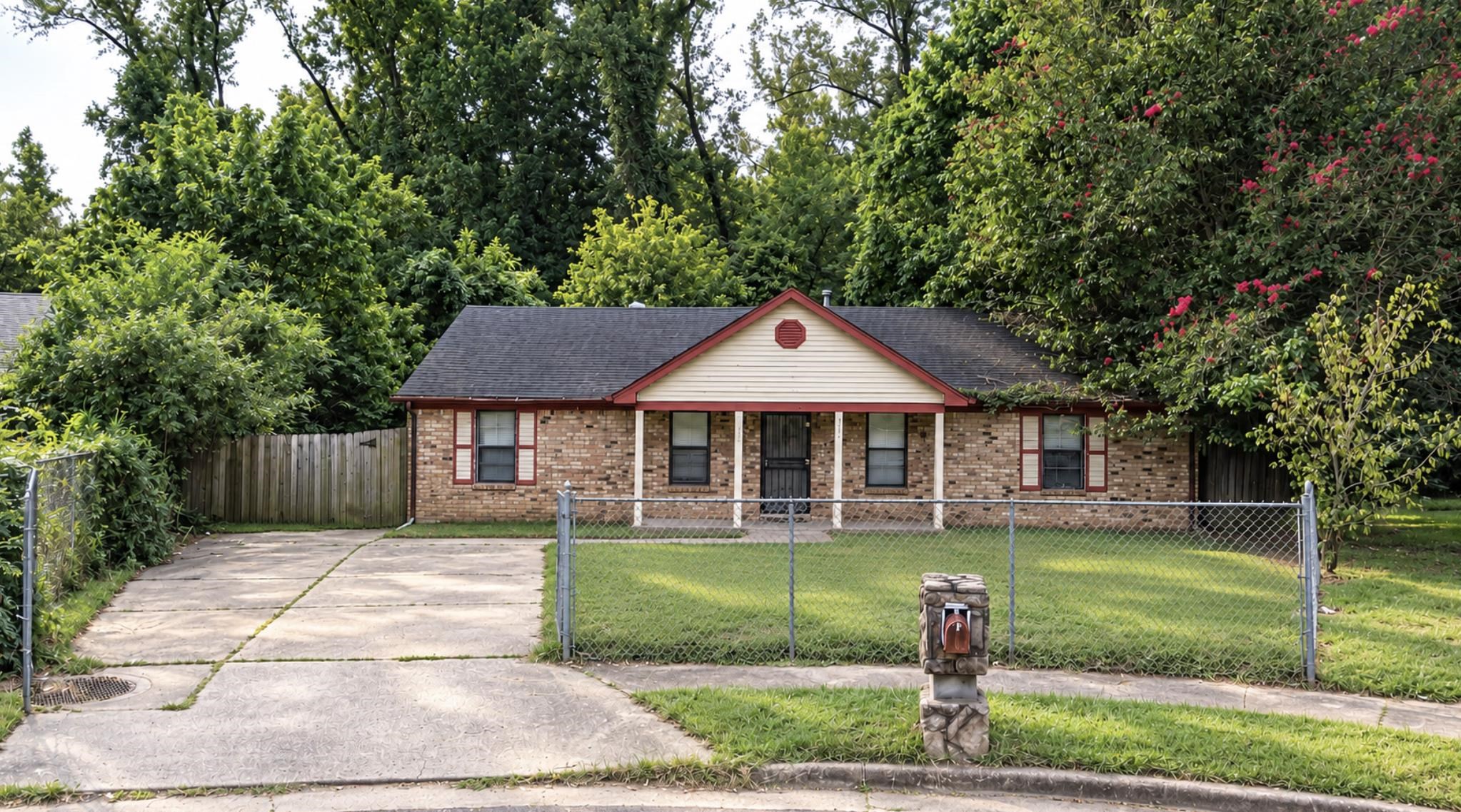 735 Archie Dr Property Photo 1