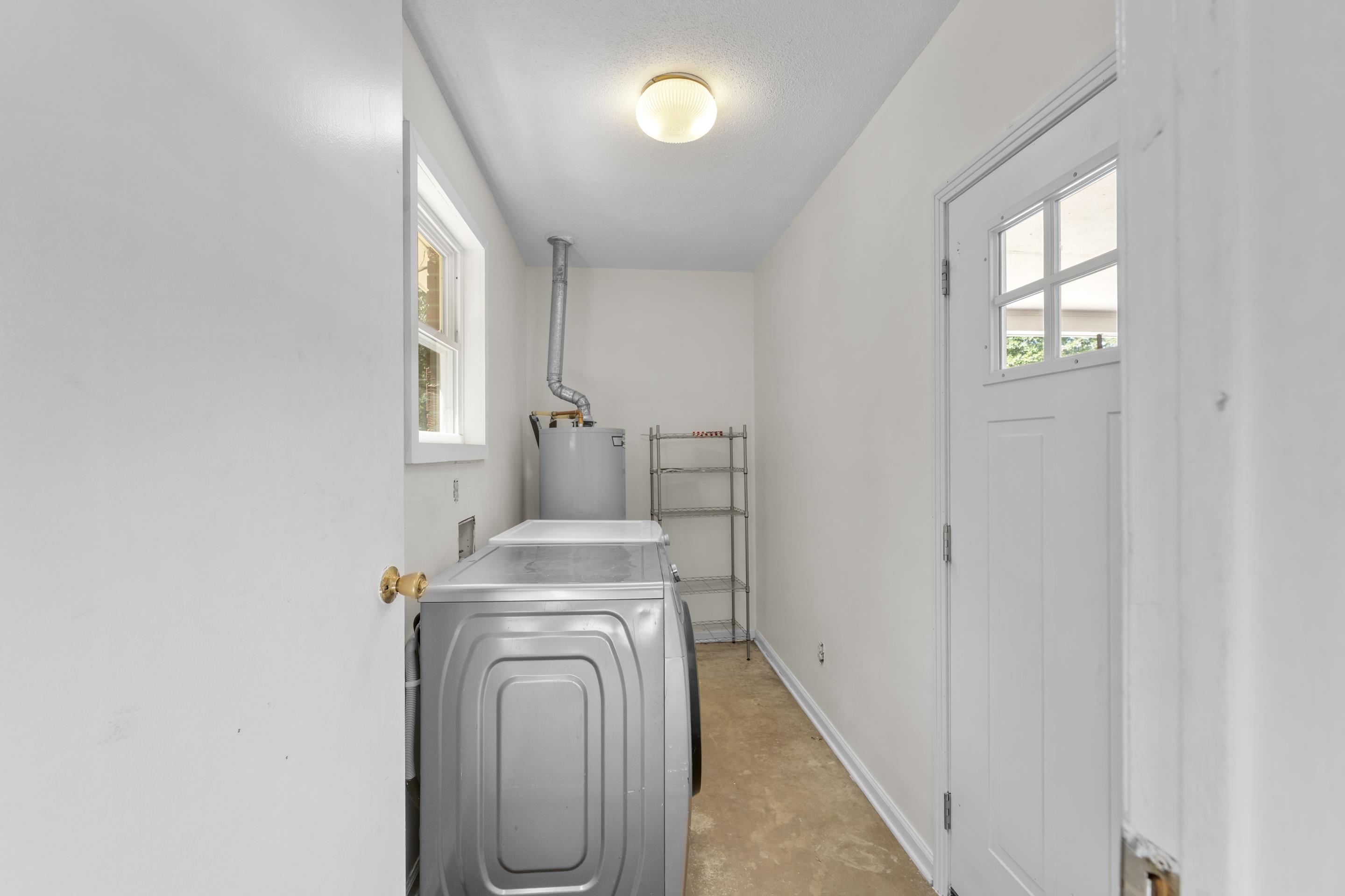 110 Old Main St Property Photo 10