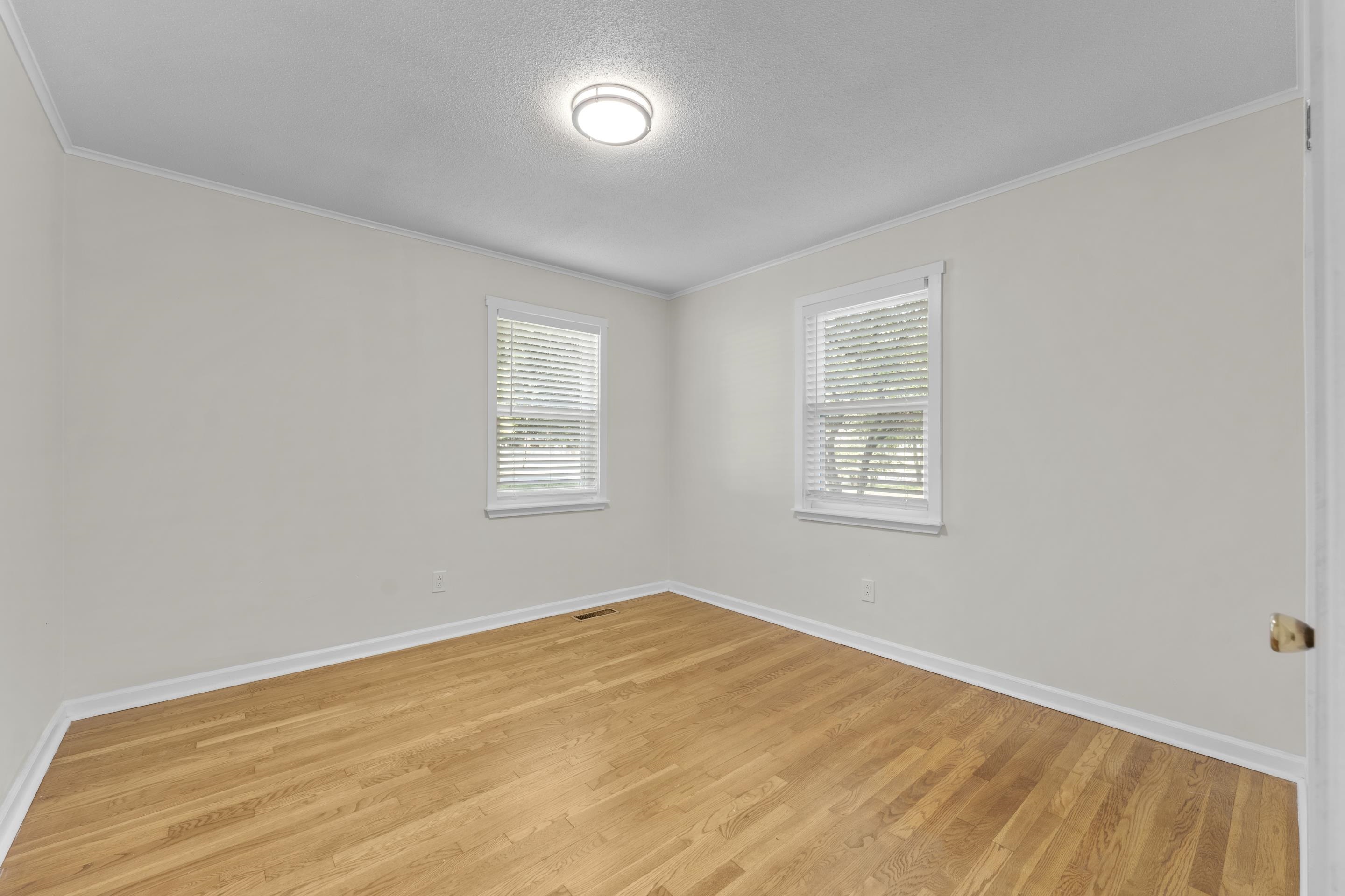 110 Old Main St Property Photo 12