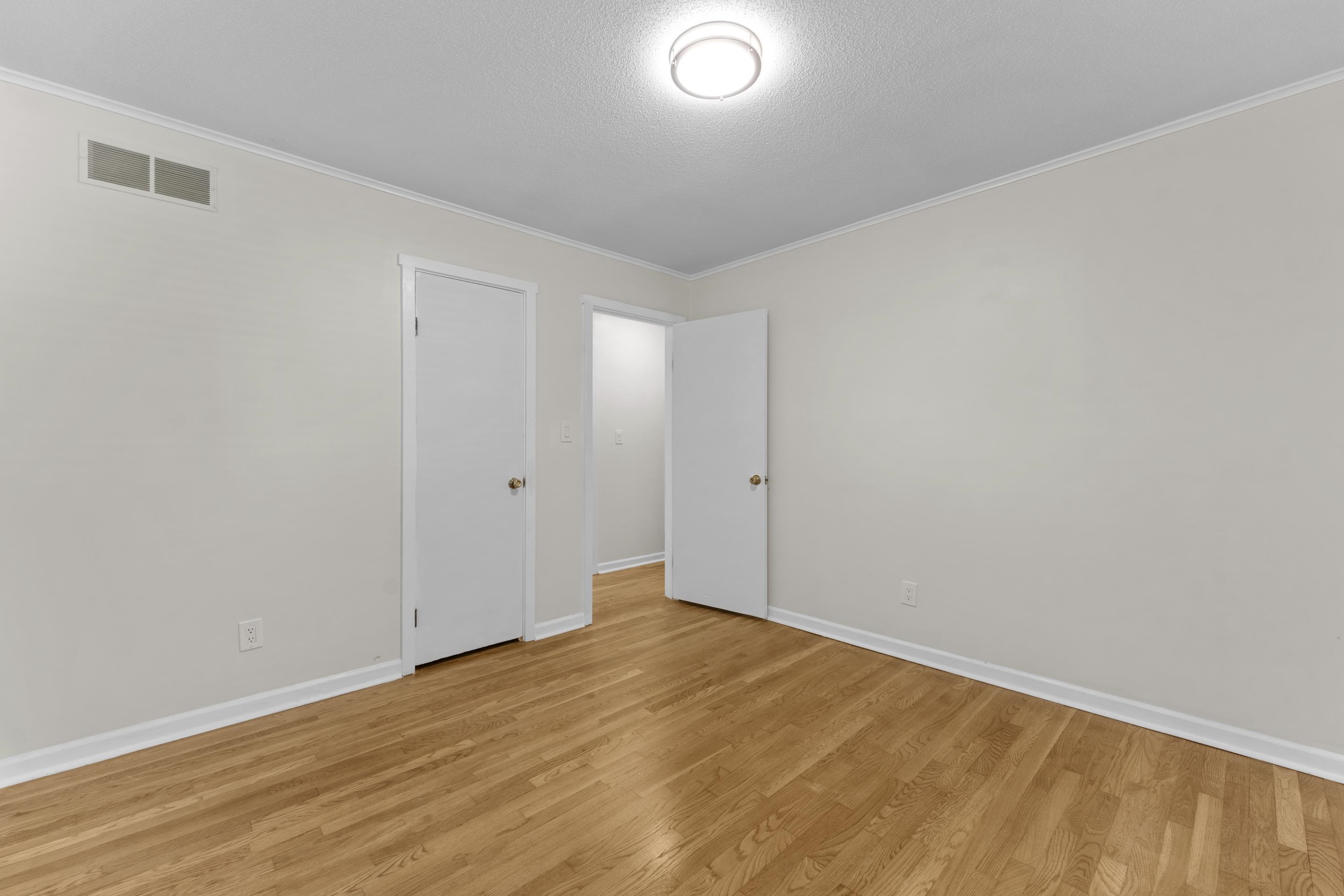 110 Old Main St Property Photo 13
