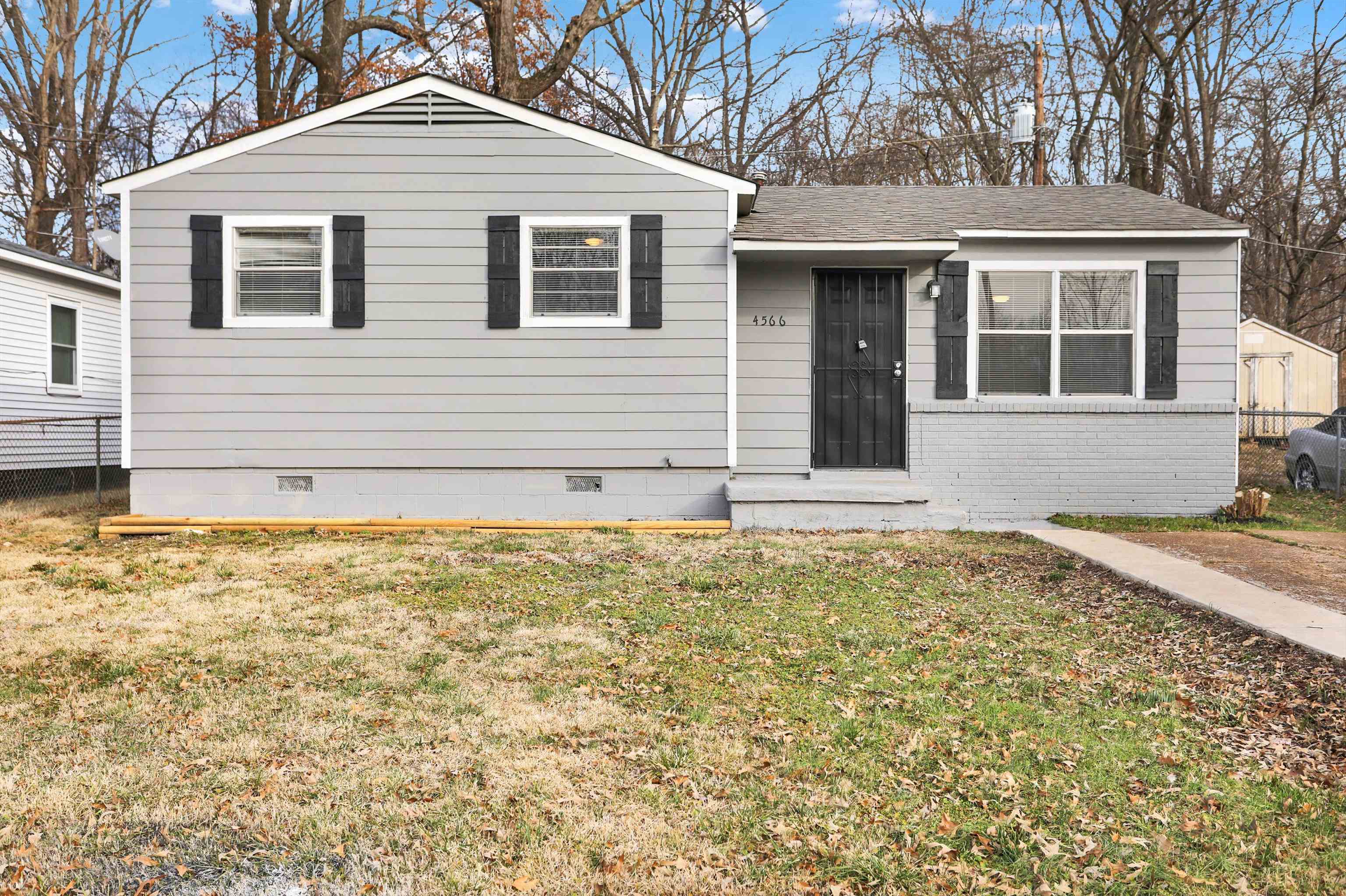 4566 Range Line Dr Property Photo 1