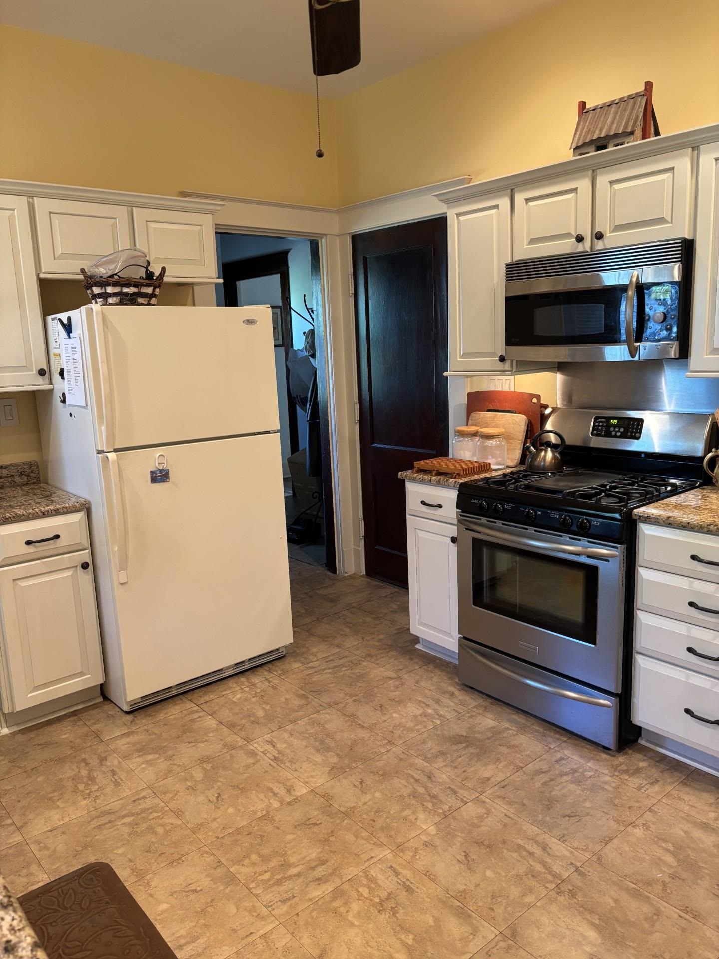1762 Autumn Ave Property Photo 20