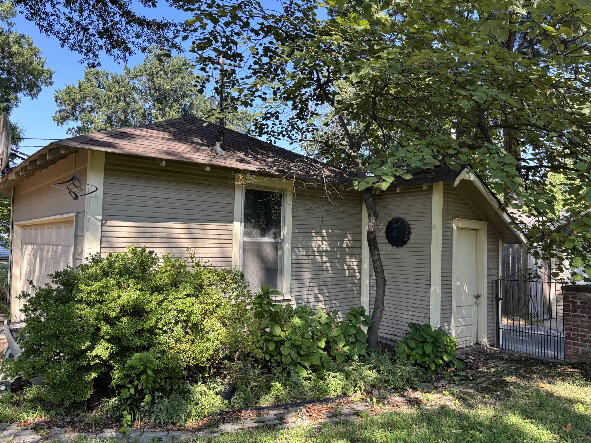 1762 Autumn Ave Property Photo 34
