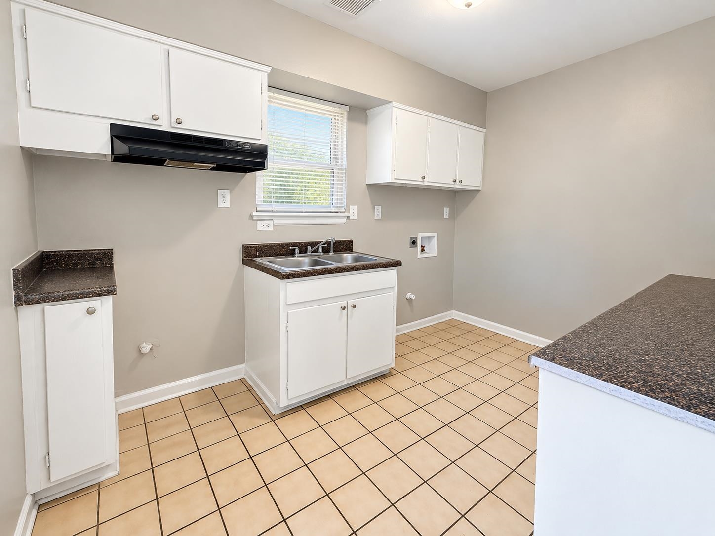 4887 Peace St Property Photo 7