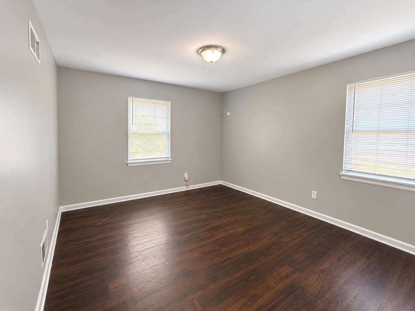 4887 Peace St Property Photo 10