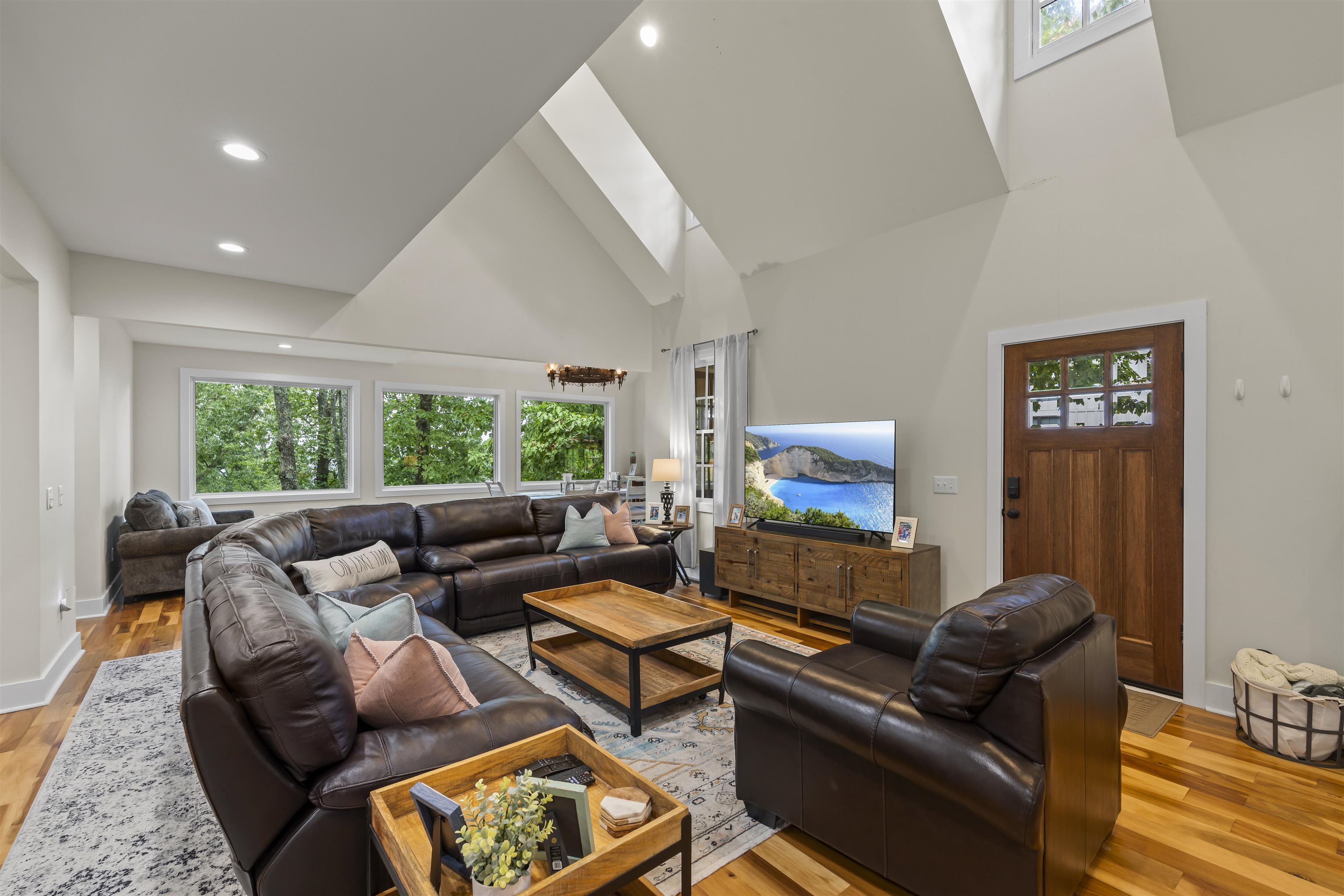 105 Gentle Ridge Way Property Photo 3
