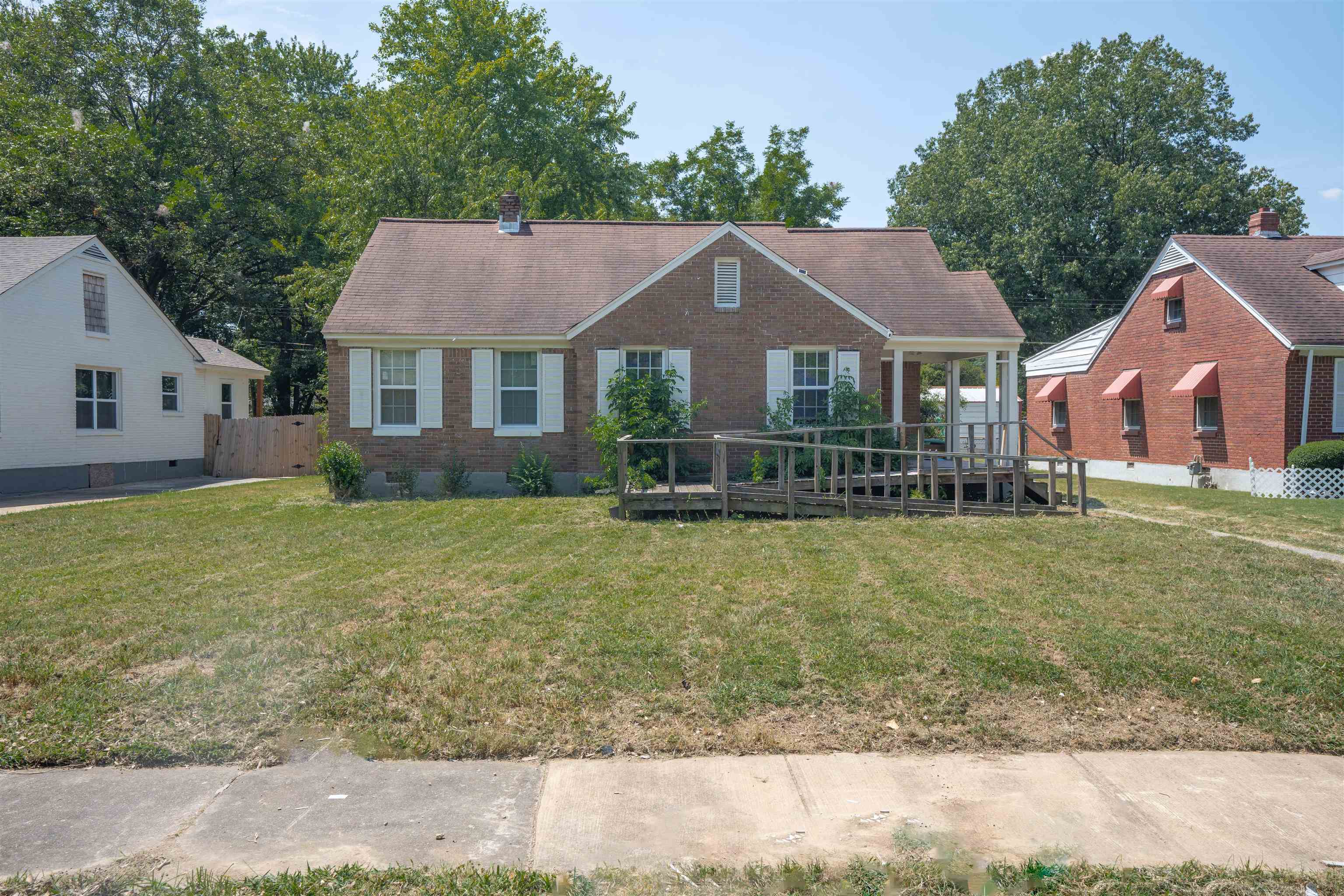 1009 MCEVERS RD Property Photo 1