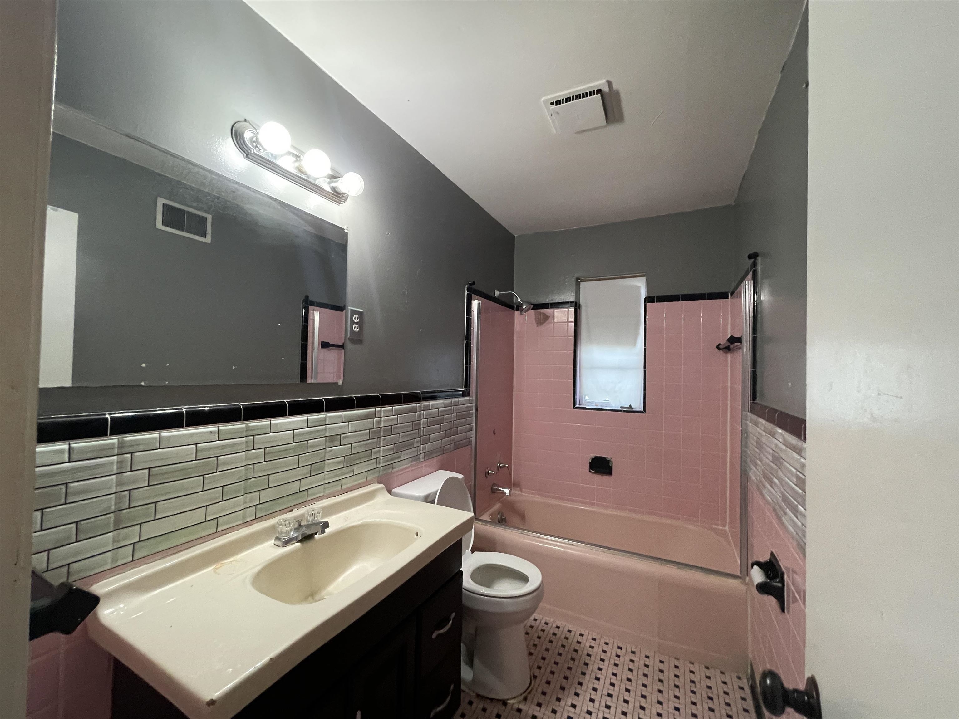 4663 S Doris Cir S Property Photo 9
