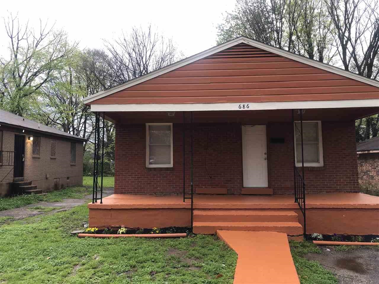 686 Baltimore St Property Photo 1