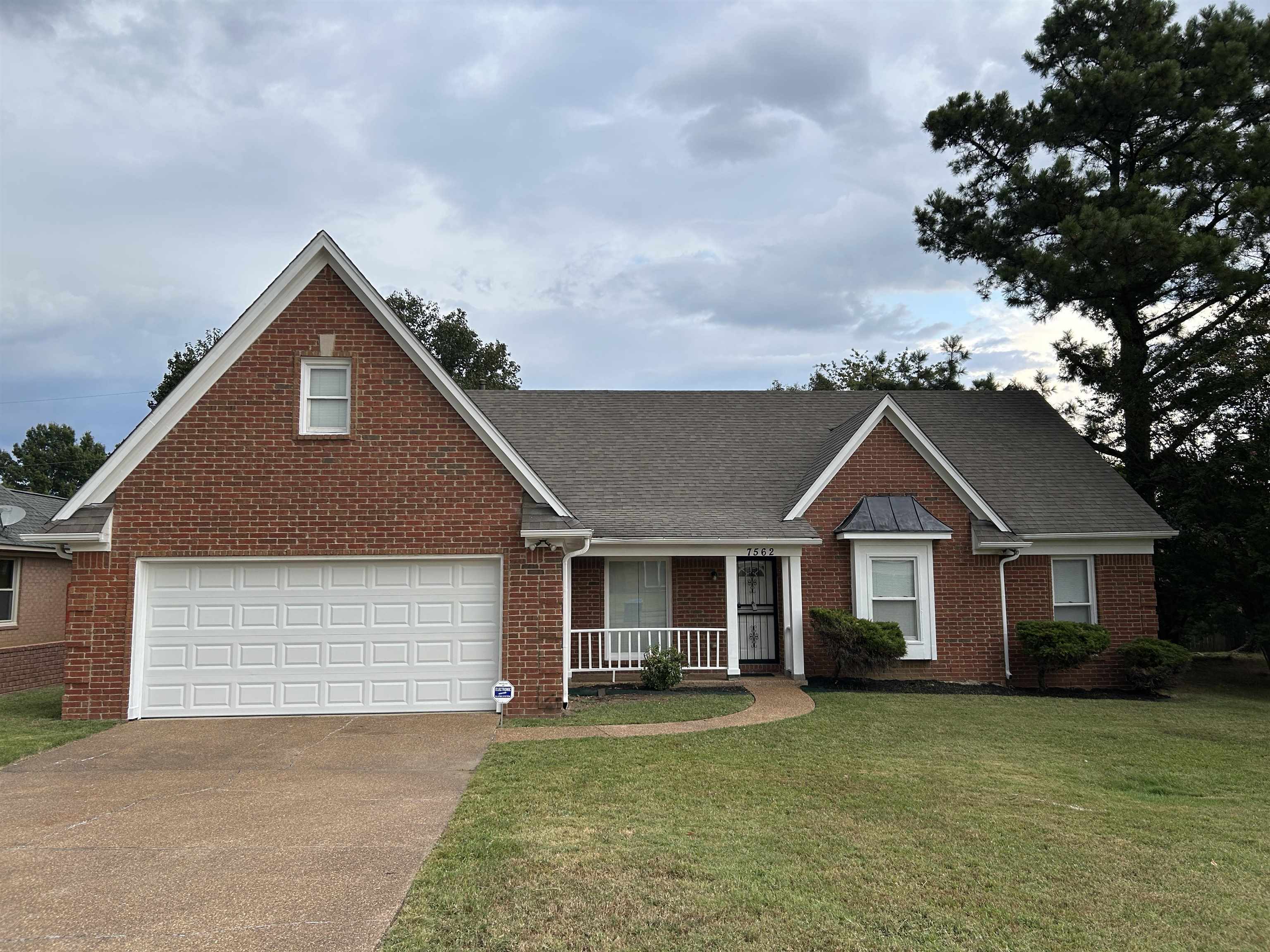 7562 WINDSONG DR Property Photo 1