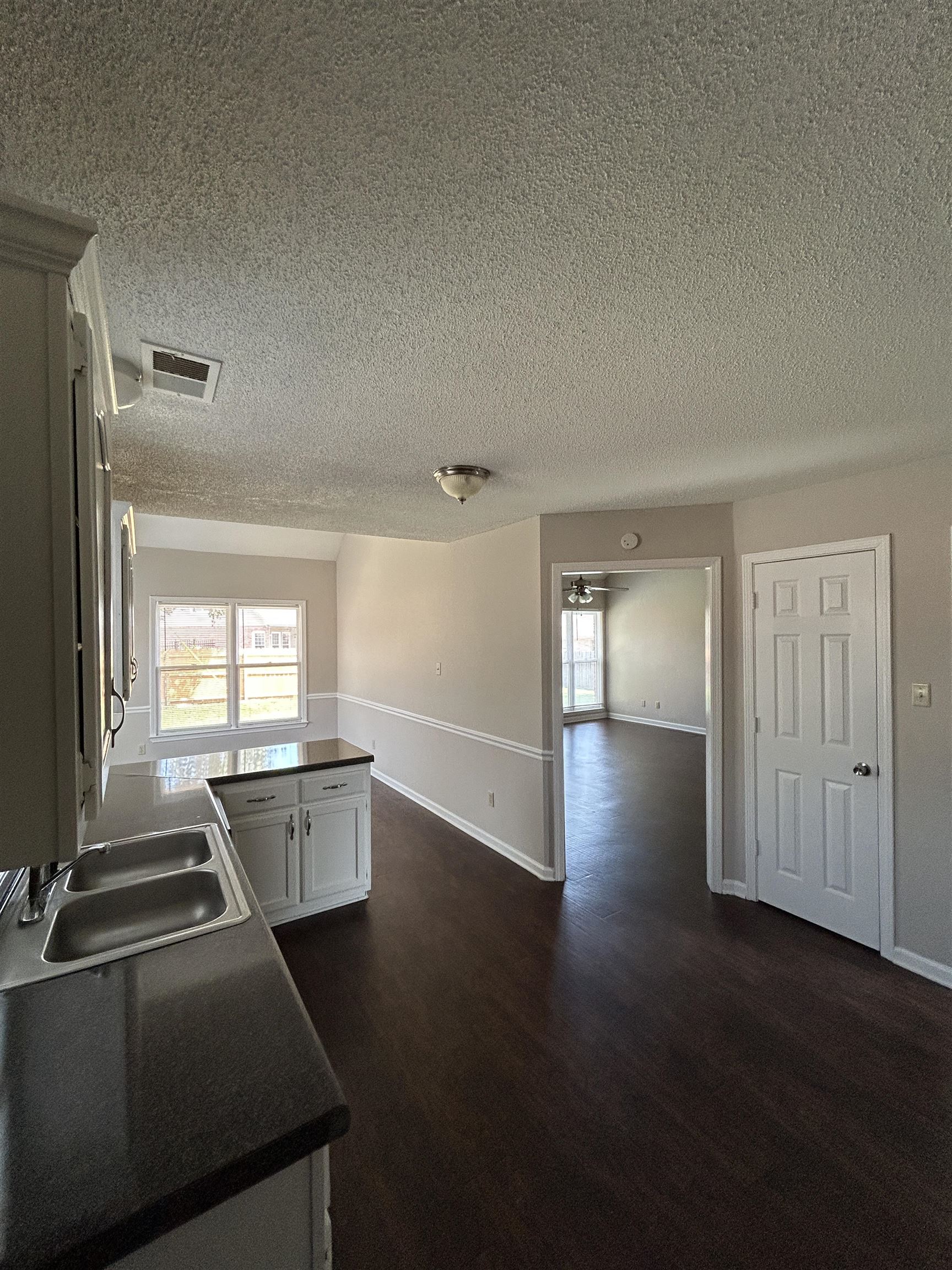7562 Windsong Dr Property Photo 7