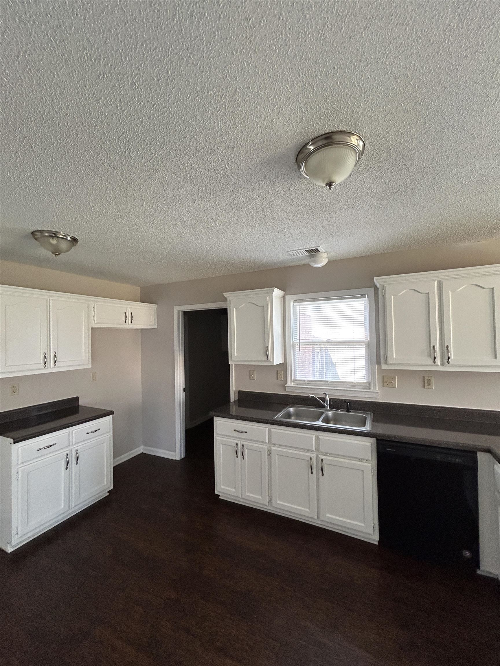 7562 Windsong Dr Property Photo 8