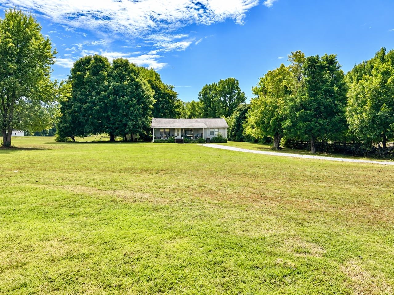 1023 Lightfoot Luckett Rd Property Photo 3