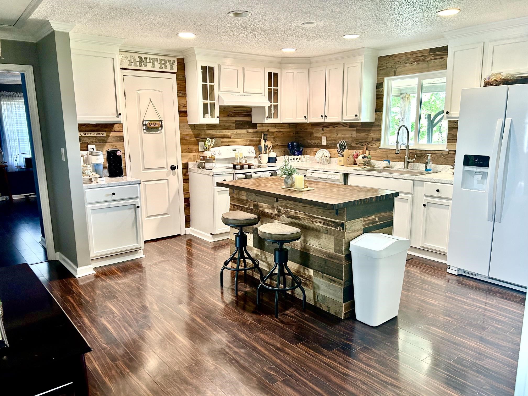1023 Lightfoot Luckett Rd Property Photo 10