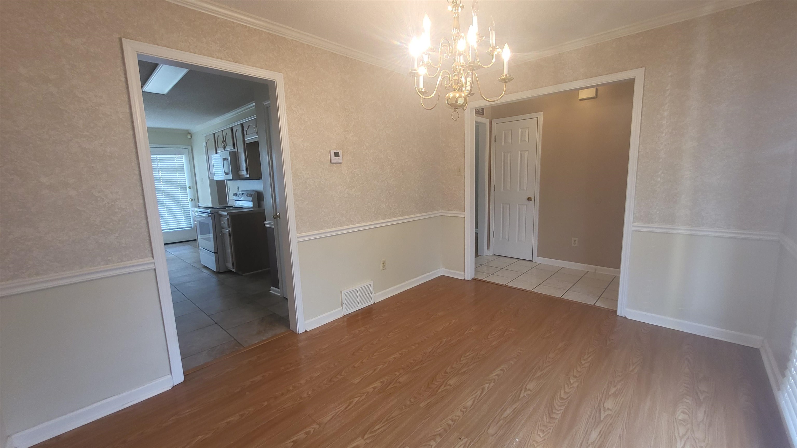 9246 Chalkwell Ave Property Photo 6