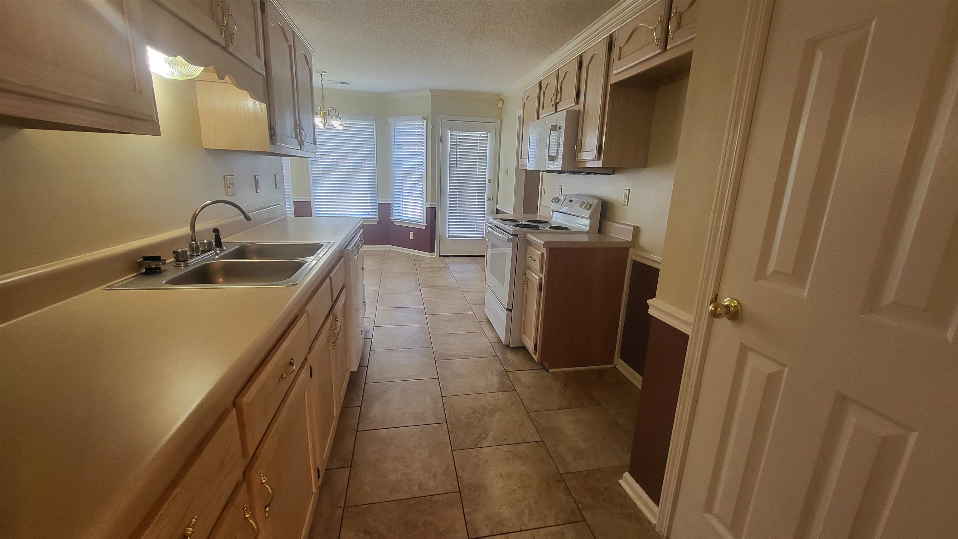 9246 Chalkwell Ave Property Photo 7