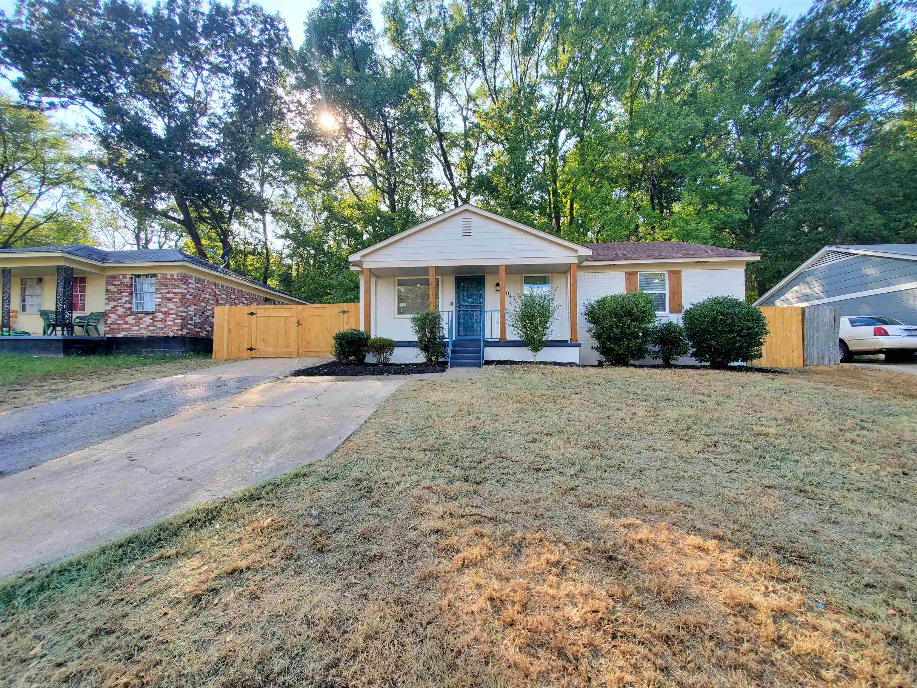 4043 Mossville St Property Photo 2