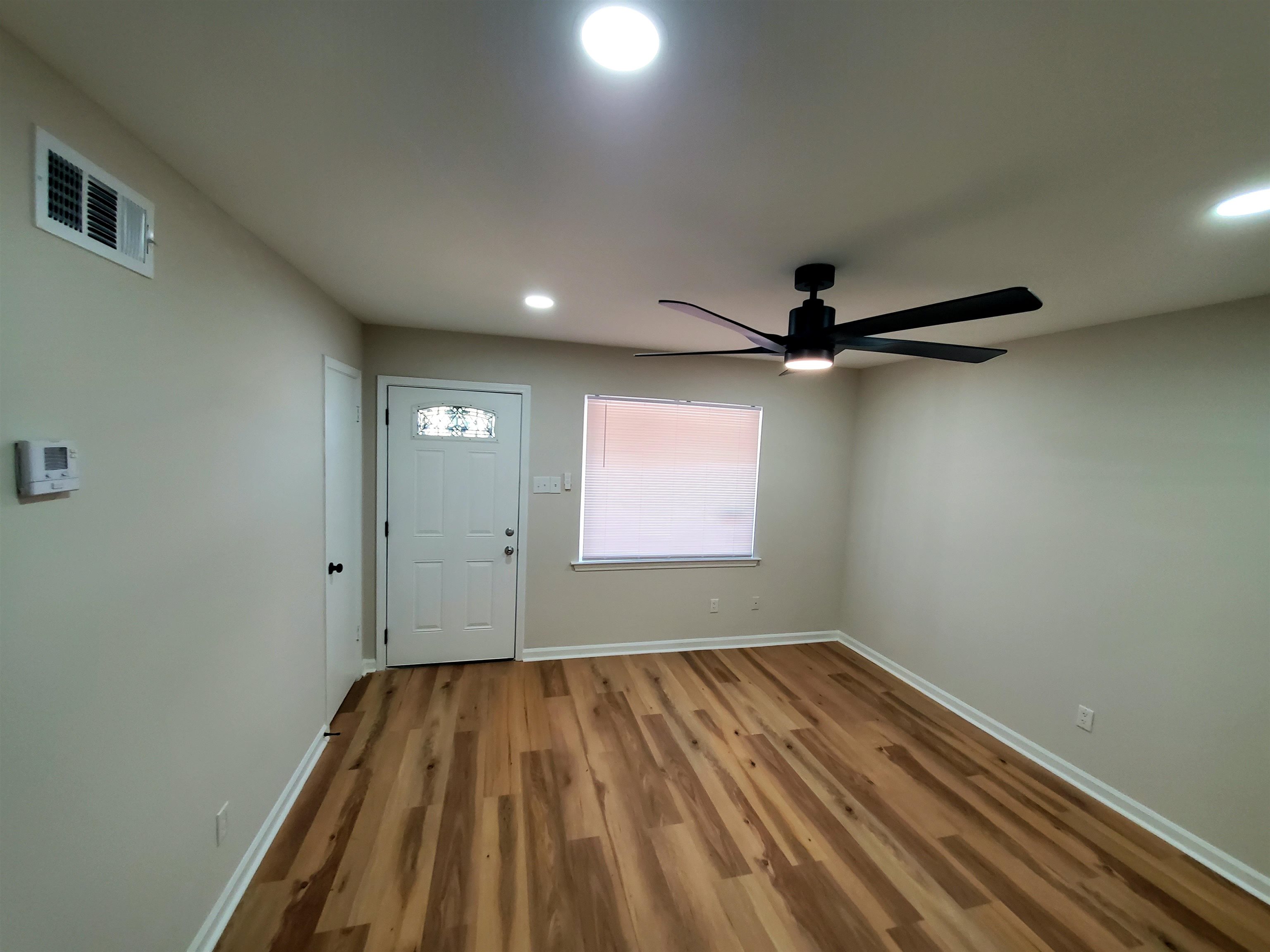 4043 Mossville St Property Photo 5