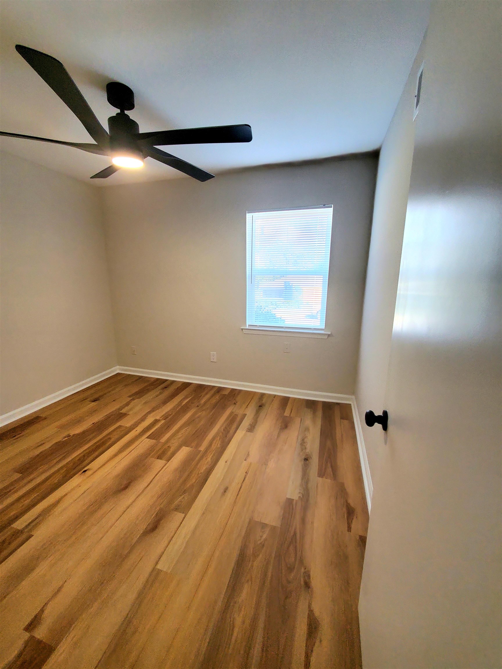 4043 Mossville St Property Photo 24