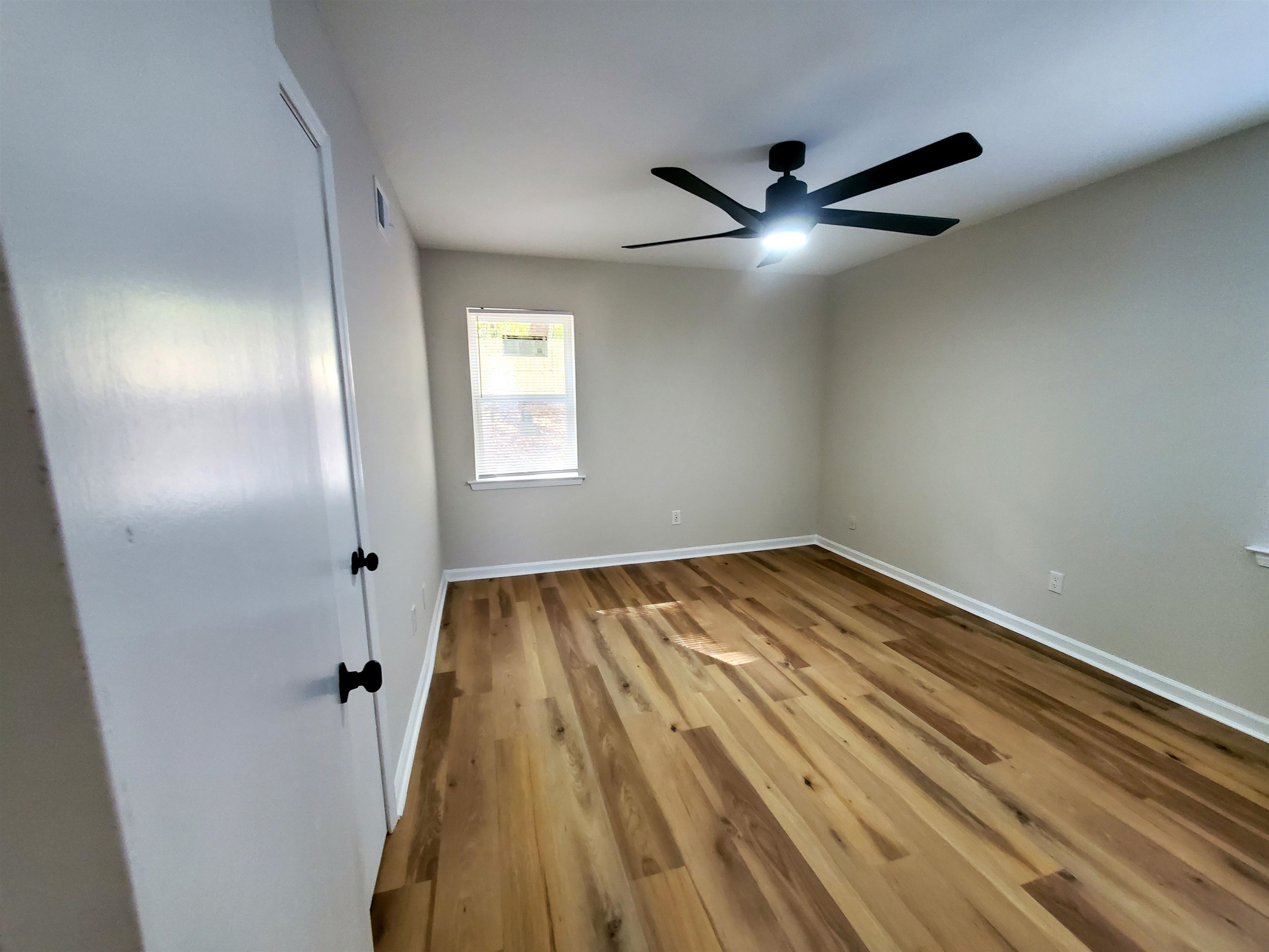 4043 Mossville St Property Photo 28