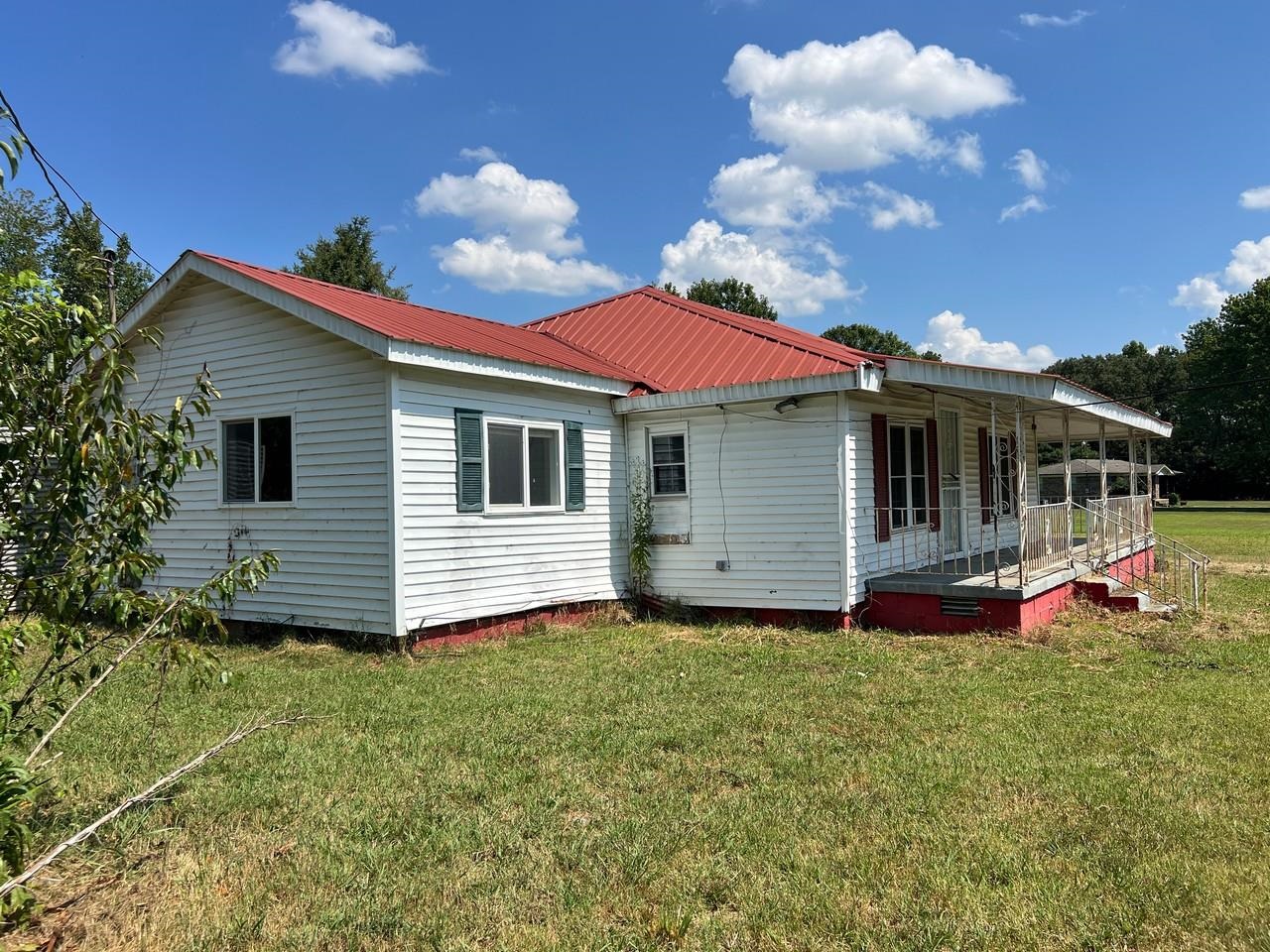 15077 70 Hwy W Property Photo 2